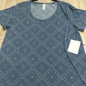 *BRAND NEW*LuLaRoe Large Classic T